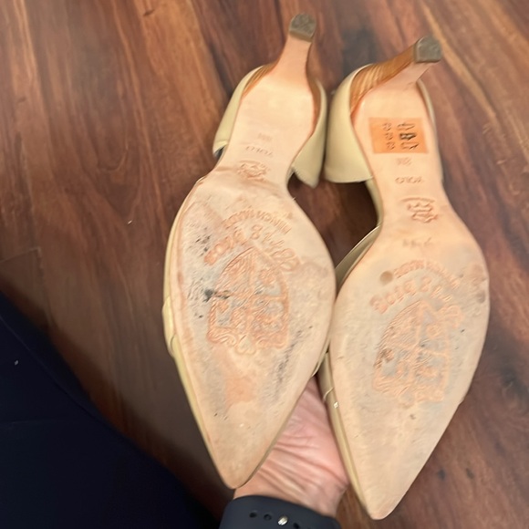 Brighton leather patent toe pumps. - Picture 7 of 7